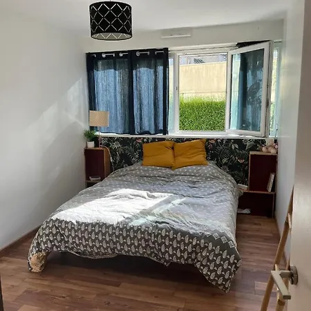 Apartment Cretaux T3 Et Parking Prive.
